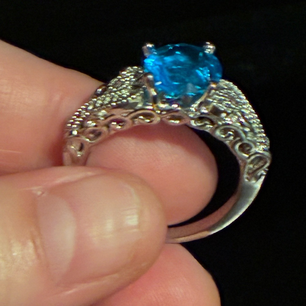 Elegant Blue Gemstone Silver Ring - Picture 6 of 15
